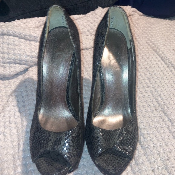 Super sexy Black heels with diamonds on the heels - Picture 2 of 6